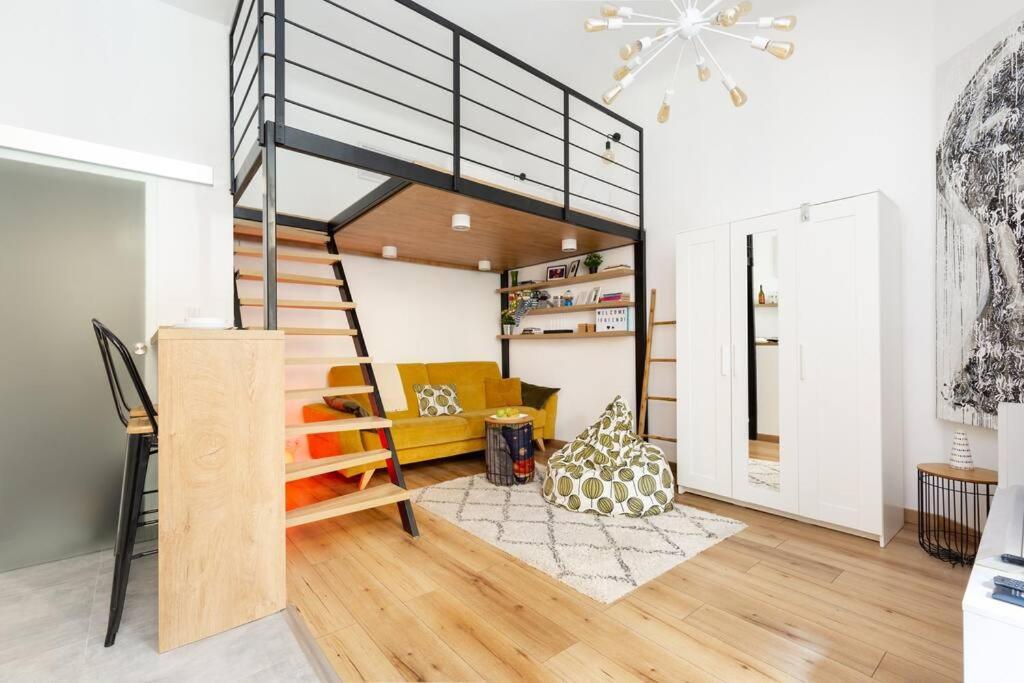 Stylish And Smart Apartment In The Center Budapest Exterior photo